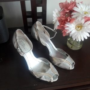 ✔ New BCBG Shoes Sz 9.5